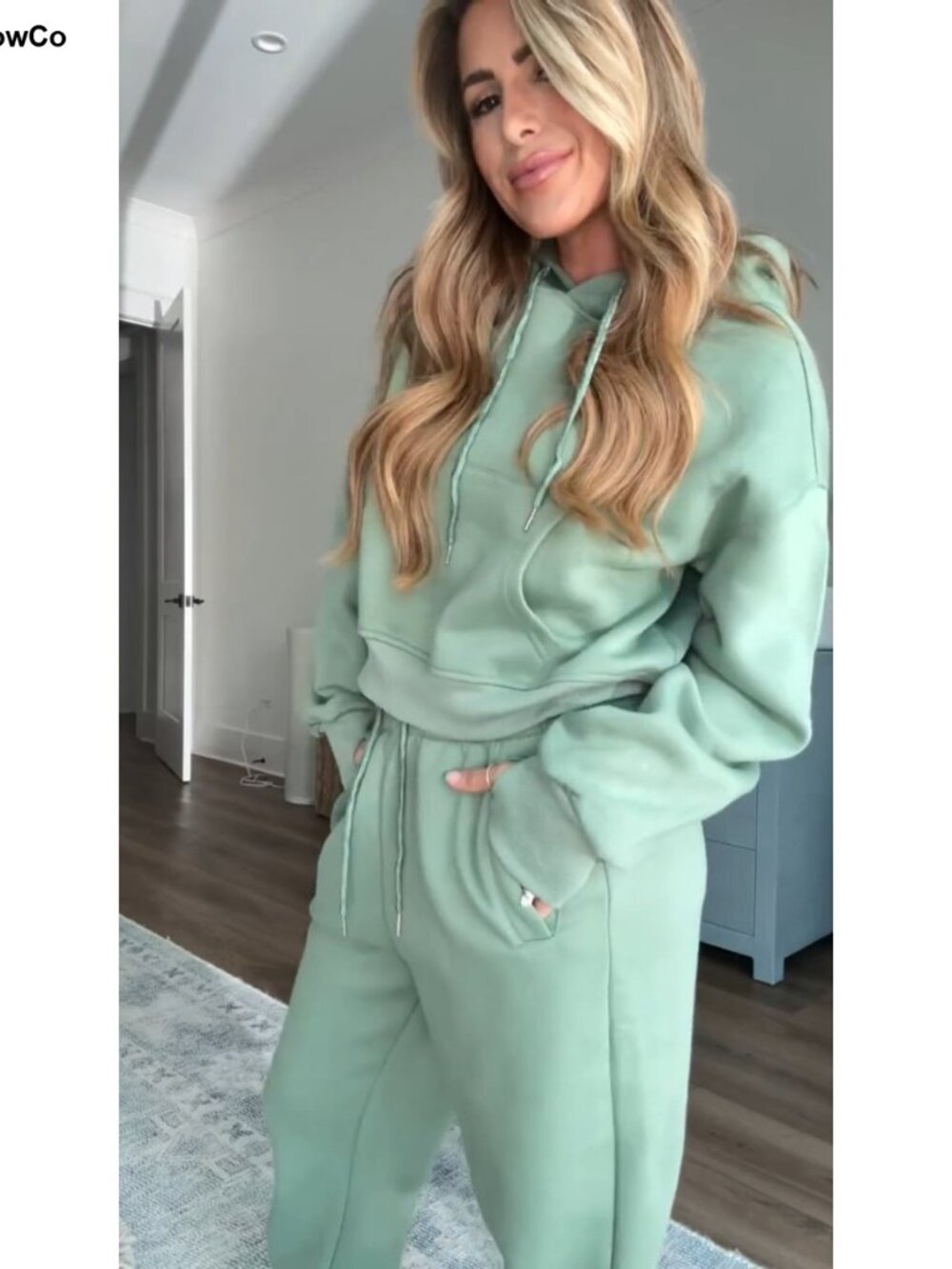 Fleece Lined 2 Piece Sweatsuit Set Cropped Hoodie Joggers Women - Picture 6 of 6
